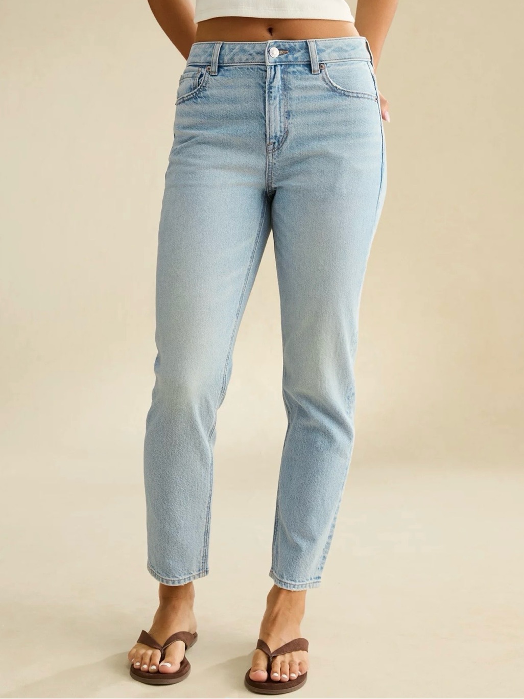 American Eagle Outfitters Mom Jean